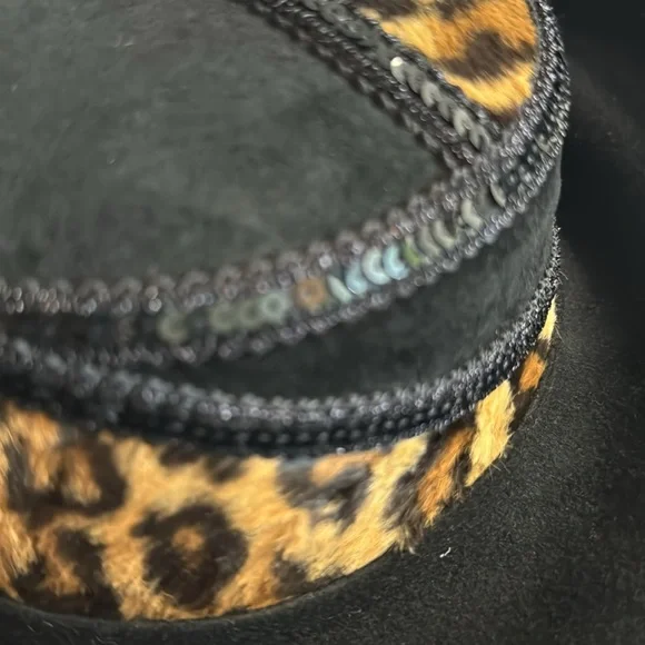 Vtg.Sonni 100% wool felt wide brim hat with faux fur and sequins.One Size